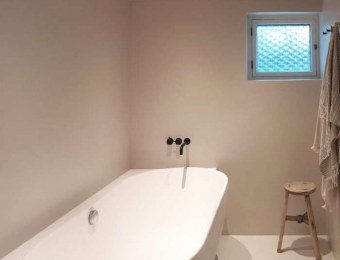 Novacolor Wall2Floor - mikrosementti W2F 027 amme ikkuna