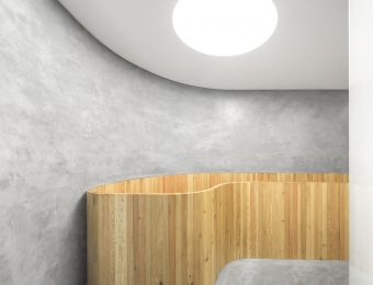 Novacolor-Wall2Floor-mikrosementti-lattiassa-ja-seinassa-ylakerta