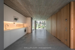 Novacolor Wall2Floor mikrosementti lattiassa - keittio - kaytava